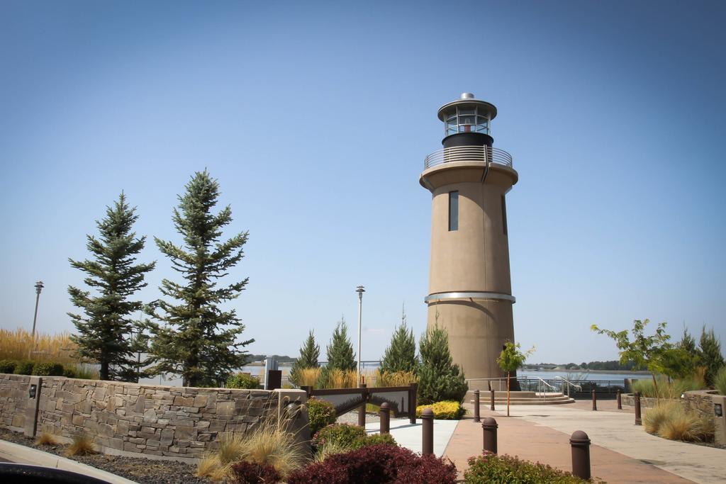 Clover Island Inn Kennewick Exterior photo